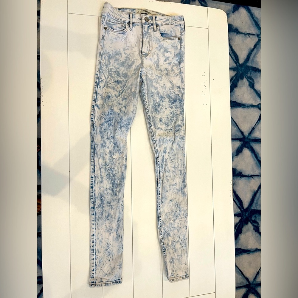 Abercrombie and Fitch Womens washed out skinny jeans size 2